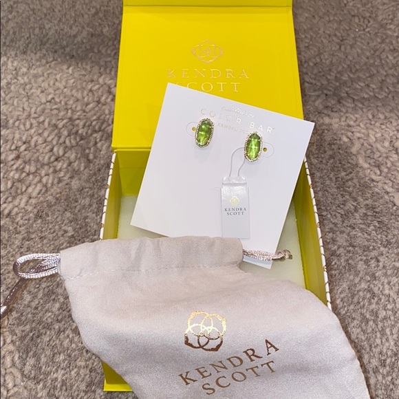 Kendra Scott Jewelry - Kendra scott Ellie gold stud earrings